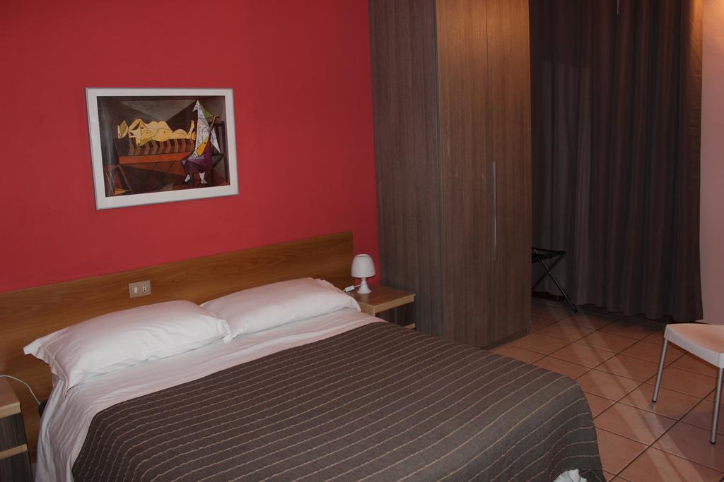 Hotel Pontenuovo Merone Zewnętrze zdjęcie